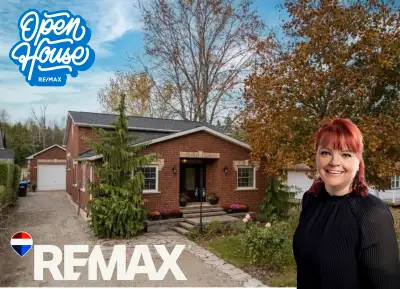 Open House: Sunday March 23rd, 12-2pm. BEAUTIFULLY FINISHED LAKESIDE HOME IN INNISFIL! Charming 3 Be...