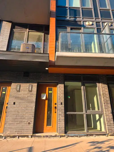 Move-In Ready Modern Townhouse in Don Mills. FREE WIFI/INTERNET FOR 1 YEAR BRAND NEW NEVER LIVED IN....