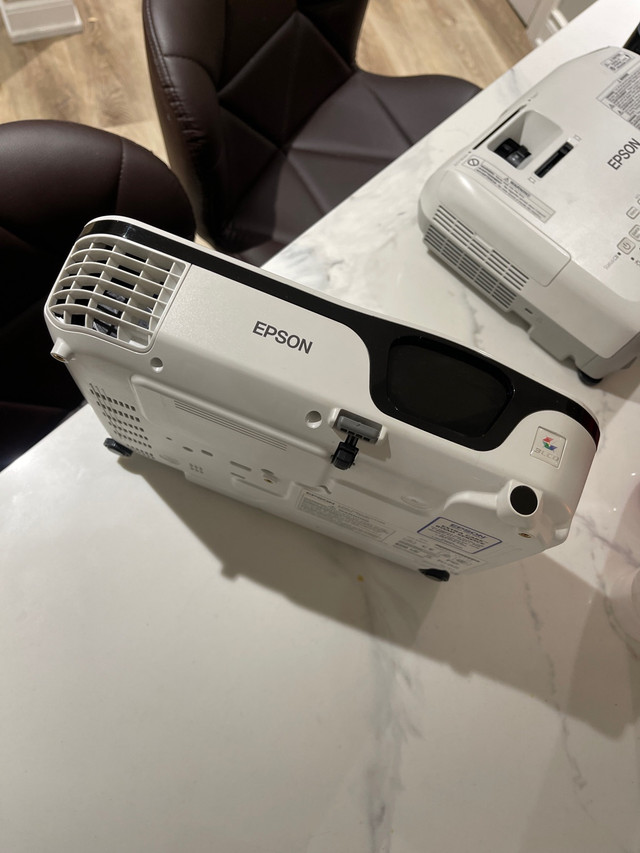 Epson EX3212 - Projector (Used) in General Electronics in Mississauga / Peel Region - Image 4