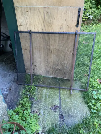Vintage fireplace screen
