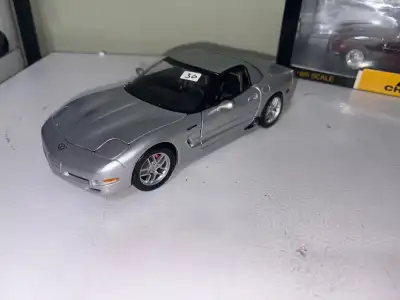 Chevrolet Corvette 2001 diecast 1/18