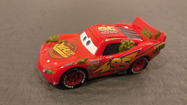 Disney Pixar Car Mattel - Lightning McQueen in Toys & Games in Markham / York Region - Image 2