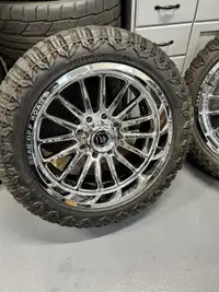 22x10 wheels and 33x12.5 tires 