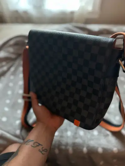 sac authentique Louis Vuitton homme, View more