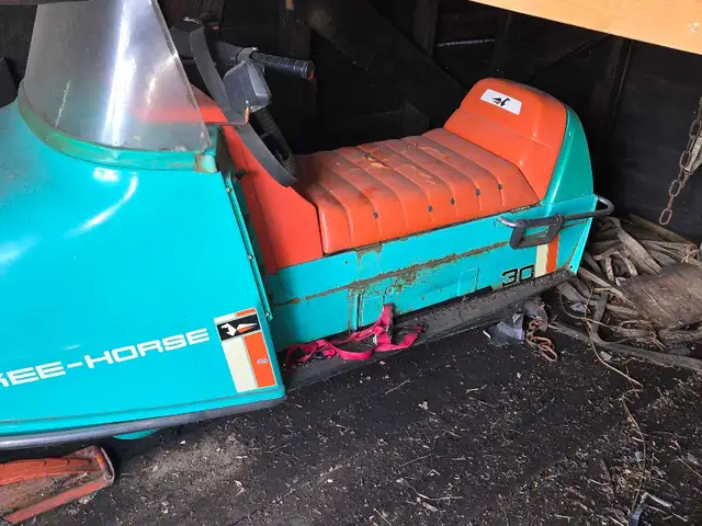 Vintage Sleds in Snowmobiles in Moose Jaw - Image 11