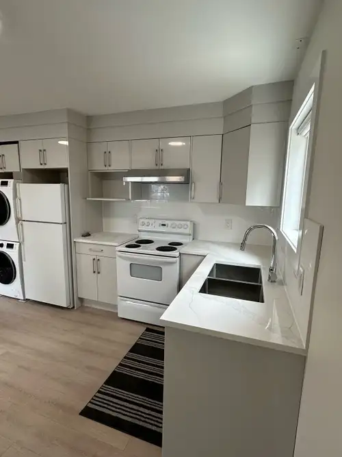 Available March 1st Close to Newton Exchange bus loop ! Well suited for a working professional! Welc...