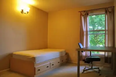 We have a large beautiful room in a FEMALE only home. About 20 min. to Carleton University or Downto...
