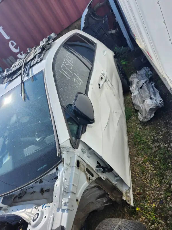 Parting out  Escape, Golf R, Traverse, Explorer, Ram, F350,TT, R in Auto Body Parts in Edmonton - Image 2