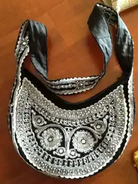 Stunning  Silver/Pearl Vintage handbag