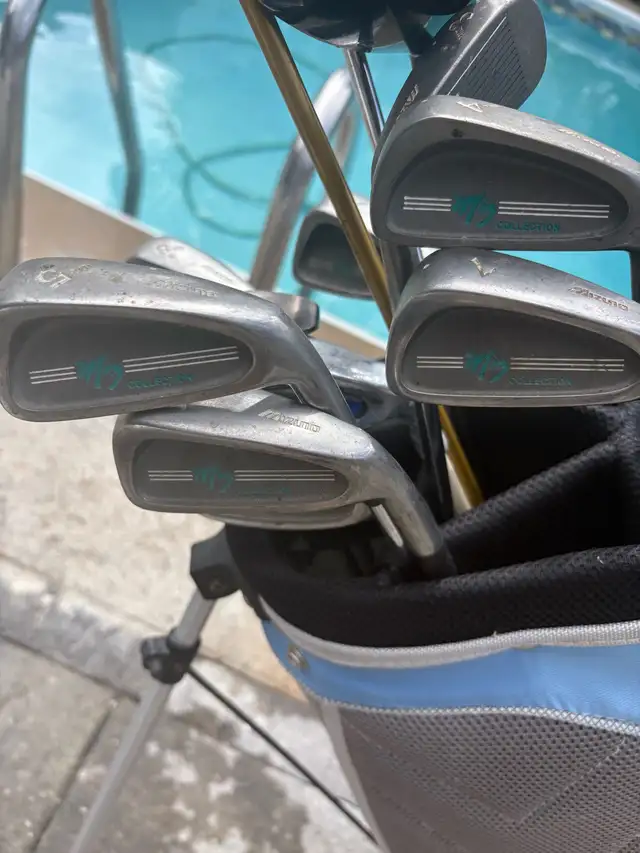 women’s right golf clubs and bag  in Golf in Guelph - Image 5