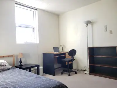 Room For rent - Downtown Core
