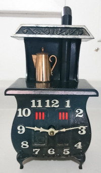 Vintage Spartus Antique Style Potbelly Stove Electric Clock