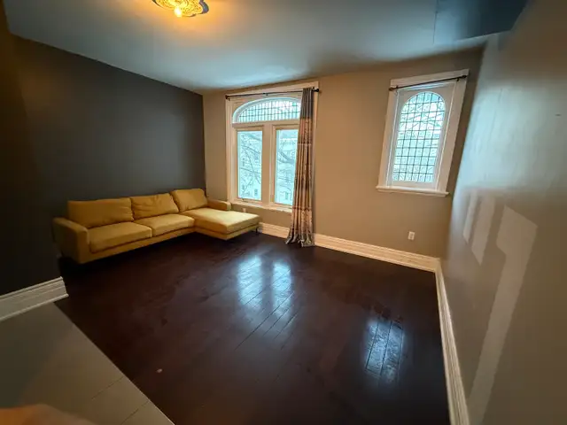 big master bedroom (no kitchen)