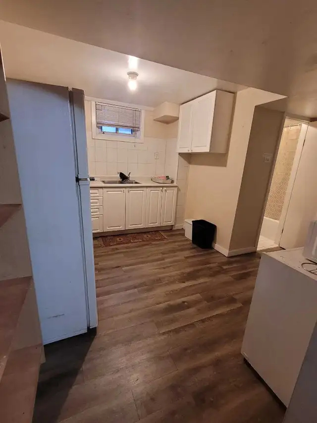 basement room for rent in Room Rentals & Roommates in City of Toronto - Image 8
