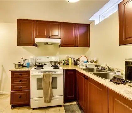 ROOM FOR RENT…!!!!! in Room Rentals & Roommates in City of Toronto - Image 9