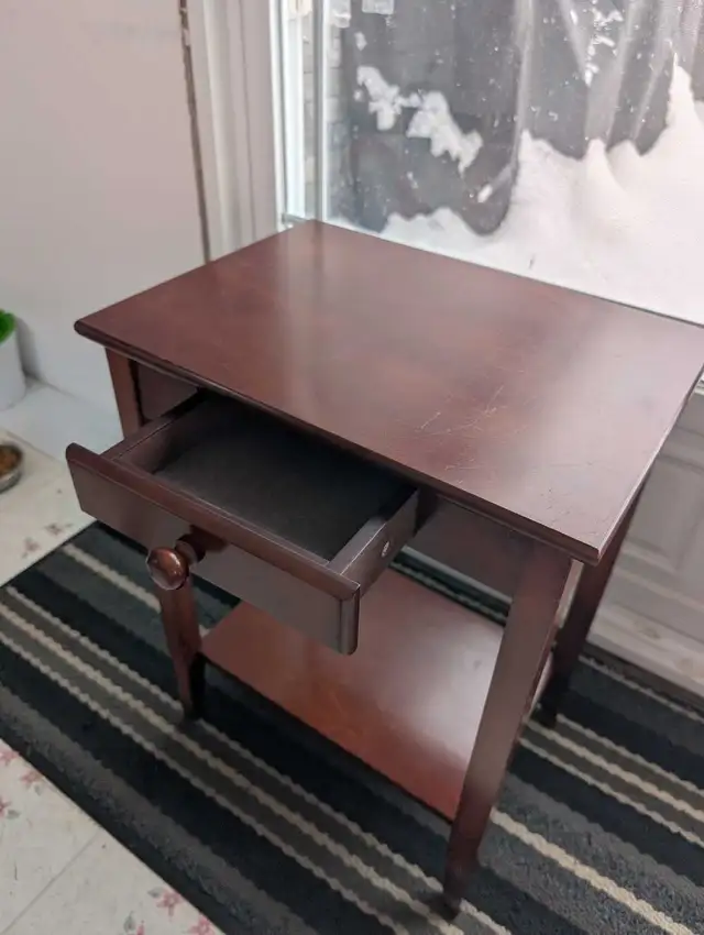 Meuble , table in Other Tables in Saint-Jean-sur-Richelieu - Image 2