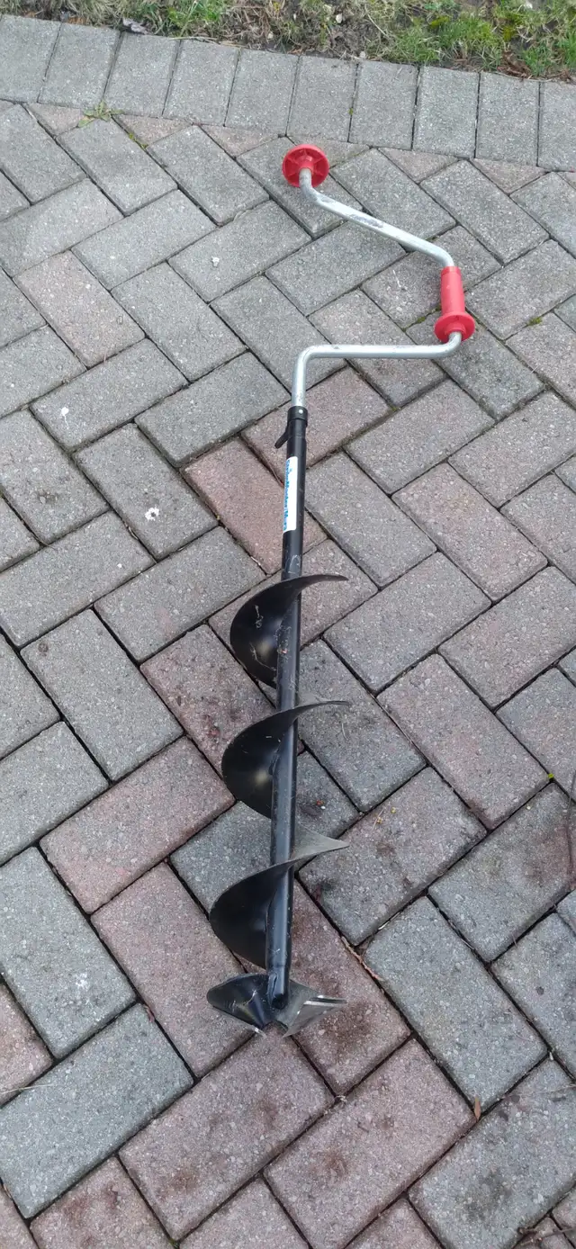 STRIKEMASTER MORA BLADE HAND AUGER, PERFECT FOR ICE FISHING in Fishing, Camping & Outdoors in Sarnia - Image 2