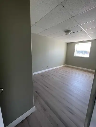 ✨ Spacious Bedroom for Rent in Downtown Brantford at 700 This five-bedroom apartment is ideally loca...