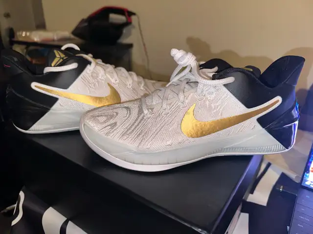 Nike Kobe a.d i.d bhm Size 8 in Men's Shoes in City of Toronto - Image 2