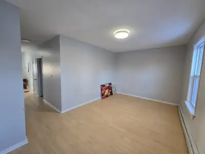 2 BEDROOM Apartment, DOWNTOWN Near all aminities, boardwalk/waterfront Just Renovated Quiet Building...