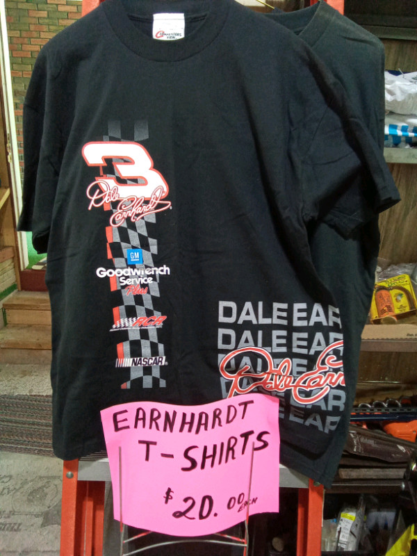 Dale Earnhardt T-Shirts dans Hommes  à Kingston