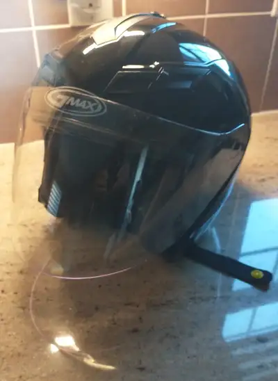 GMAX 67S DOT Motorcycle Helmet Size M, Black, Clear Shield and Sun-visor EUC $65.00 OBO • Inner Tint...
