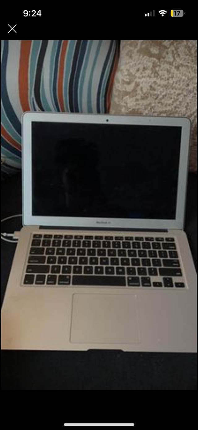 2012 MacBook Air  in Laptops in Kawartha Lakes