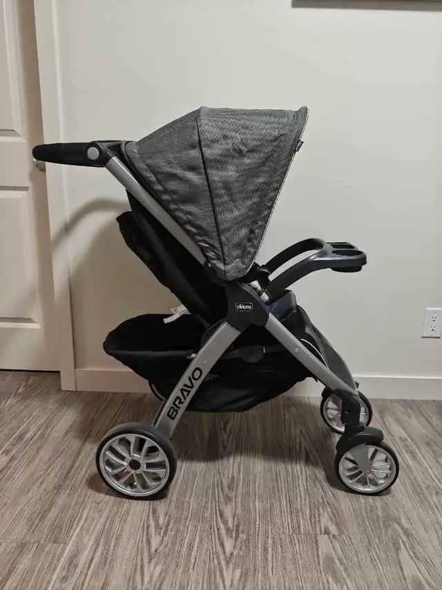 Chicco Bravo Quick-Fold Stroller