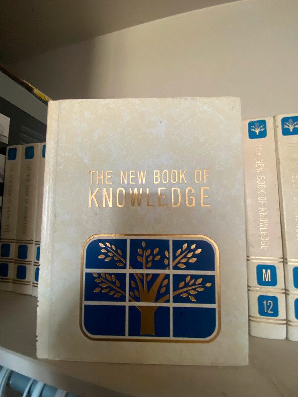 World Book Of Knowledge Collection in Textbooks in Cole Harbour - Image 2