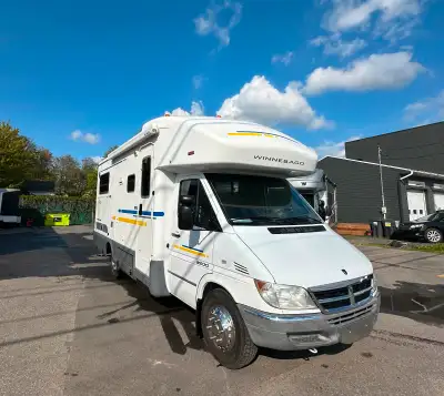 SUPER motorisée CLASSE C Winnebago View 23j 2006 à vendre ✨ Avec seulement 86000 miles (137000km) .✨...