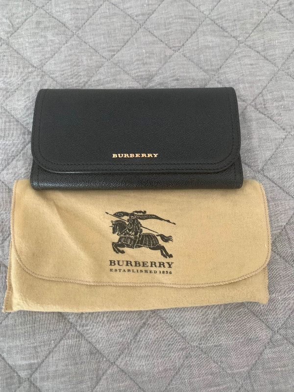 Burberry Wallet in Women's - Bags & Wallets in North Shore