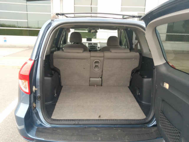 2007 Toyota Rav4 Limited  AWD$4,900 …Selling (as is) in Cars & Trucks in City of Toronto - Image 4