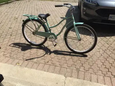 Ladies bike like new, View more