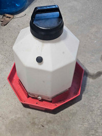 POULTRY WATERER