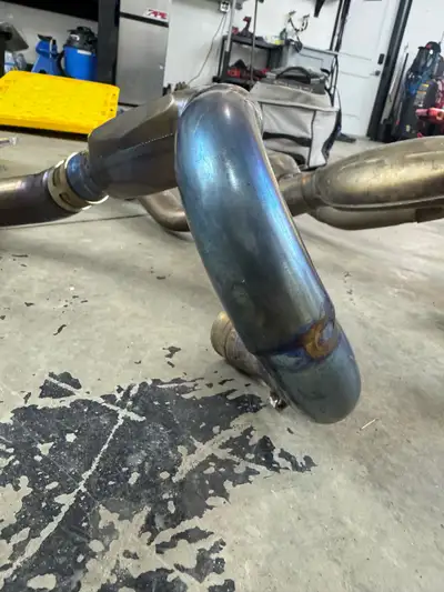 All parts are off a 2025 ktm 250 sx-f FMF titanium exhaust 1200$ KYB A-kit forks and Rocs X-Trig cla...