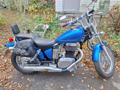 This reliable and well-maintained Suzuki Boulevard S40 is ready for the road, featuring a 650cc engi...
