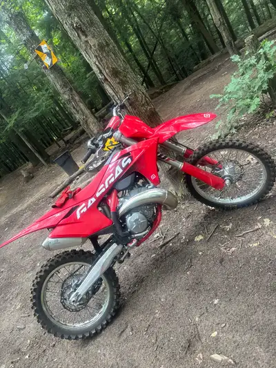 Selling my gasgas because I barely ride it, only has 10hrs on it. Never rode on track just trails 9g...
