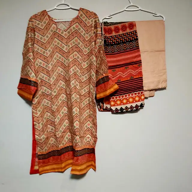 Pakistani Ladies Lawn Suits 3 Pieces Original LIMELIGHT Large in Women's - Dresses & Skirts in Mississauga / Peel Region - Image 8