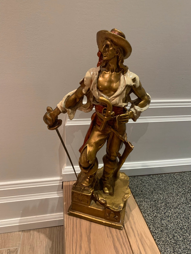 Antique Pirate Sculpture in Home Décor & Accents in City of Toronto