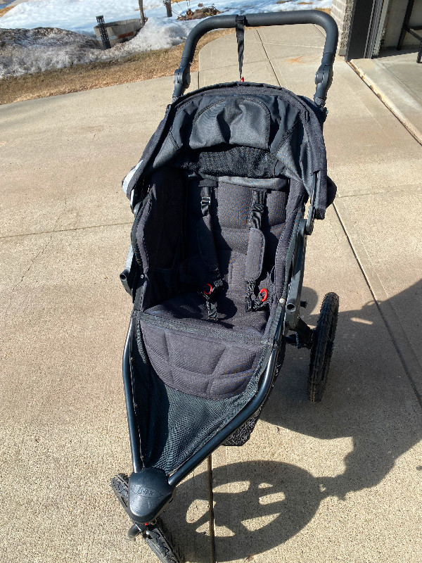 Bob Revolution Jogging Stroller in Strollers, Carriers & Car Seats in Strathcona County - Image 2