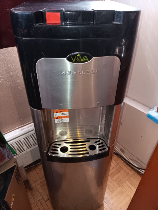 Water dispenser hot/cold in Other in City of Toronto