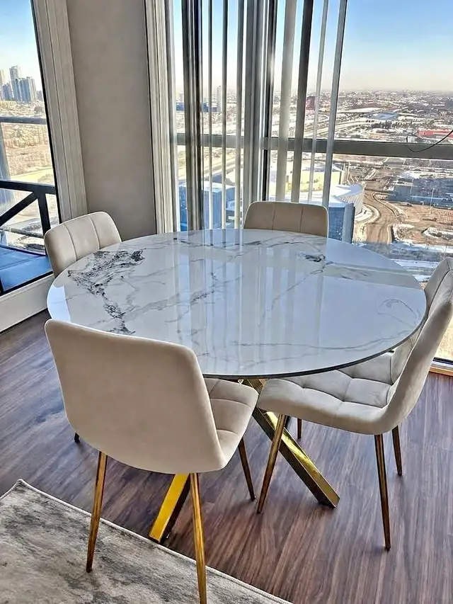 Round Marble Dining Table with 4 Chairs in Dining Tables & Sets in City of Toronto - Image 2