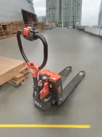 1500kg/3300lbs Electric Pallet Truck - Free Delivery Toronto