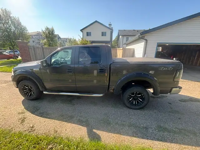 2007 F-150 4x4 — 305,000km, New Trans, $3200 OBO