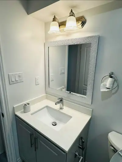 A shared room is available near Ponytrail Dr & Burnhamthorpe Rd in Mississauga. The space is ideal f...