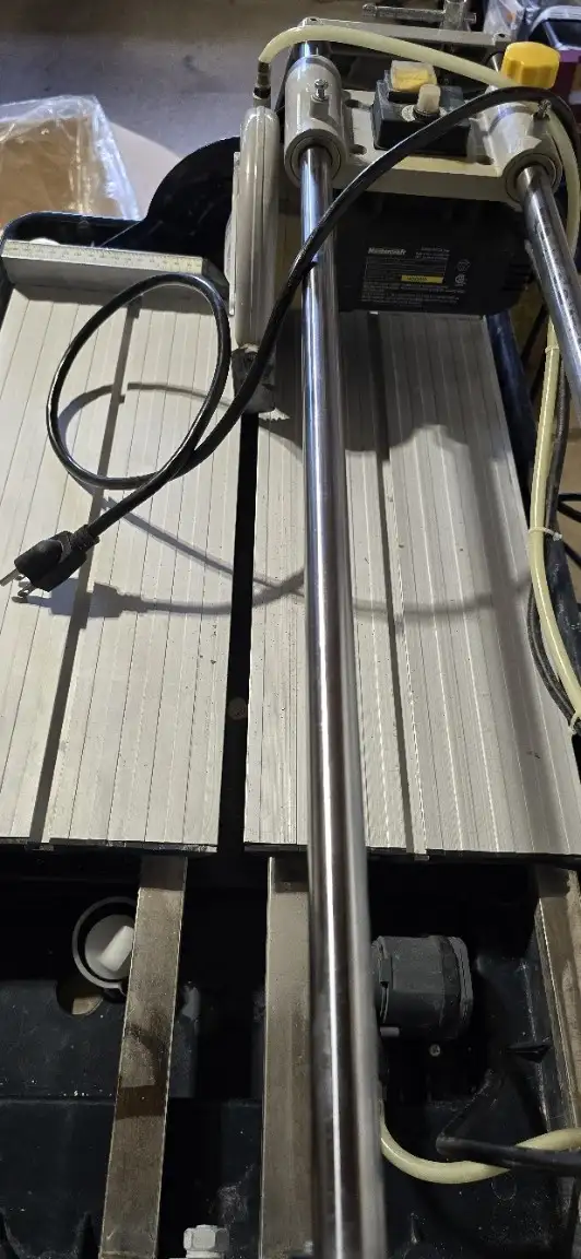 Mastercraft 7" diamond blade wet tile saw in Power Tools in Oshawa / Durham Region - Image 5