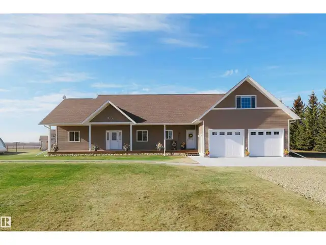 Westlock County 10 Acre Paradise