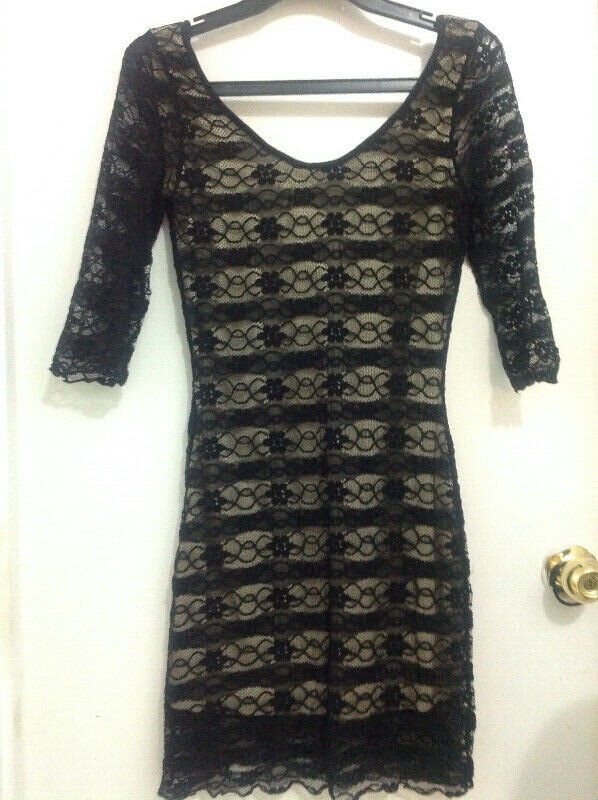 Very Elegant Black prom dress ,excellent Conditions, size s in Other in Hamilton - Image 3