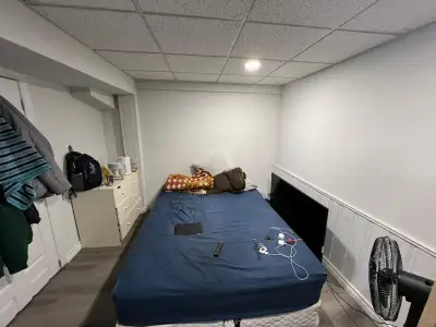 Room available with Driveway parking