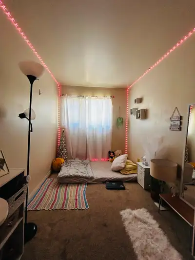 Room For Rent